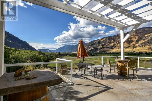 1143 Hwy 3, Cawston, BC 