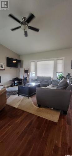 219 5Th Street W, Carnduff, SK - Indoor Photo Showing Living Room