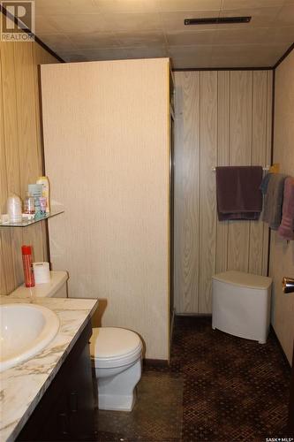 542 6Th Avenue W, Shaunavon, SK - Indoor Photo Showing Bathroom
