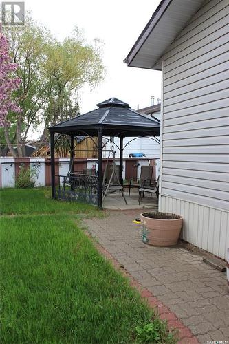 542 6Th Avenue W, Shaunavon, SK - Outdoor With Deck Patio Veranda