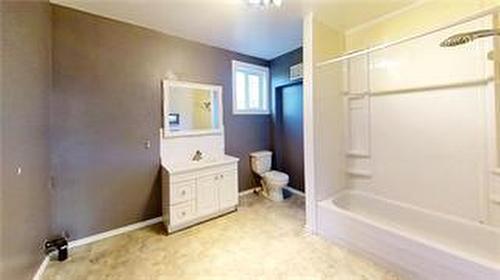 99110 163W Road, St Lazare, MB - Indoor Photo Showing Bathroom