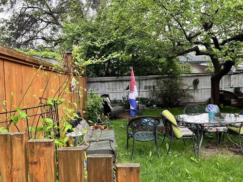 864 Lawson Avenue, Kelowna, BC - Outdoor With Backyard