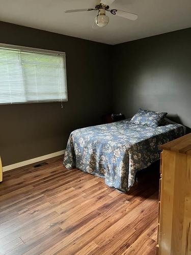 864 Lawson Avenue, Kelowna, BC - Indoor Photo Showing Bedroom