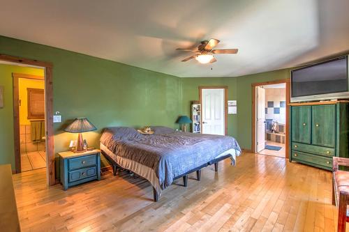 17142 Commonage Road, Lake Country, BC - Indoor Photo Showing Bedroom