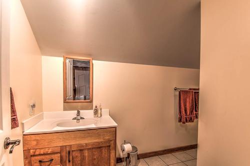 17142 Commonage Road, Lake Country, BC - Indoor Photo Showing Bathroom