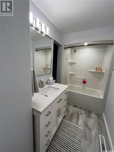 506 Maple Street, Esterhazy, SK - Indoor Photo Showing Bathroom