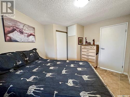 15 275 Alpine Crescent, Swift Current, SK - Indoor Photo Showing Bedroom