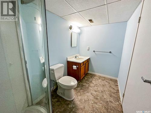 15 275 Alpine Crescent, Swift Current, SK - Indoor Photo Showing Bathroom