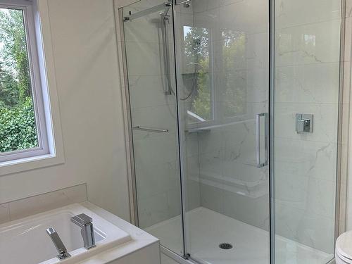 Salle de bains - 137 Rue Donald, Salaberry-De-Valleyfield, QC - Indoor Photo Showing Bathroom