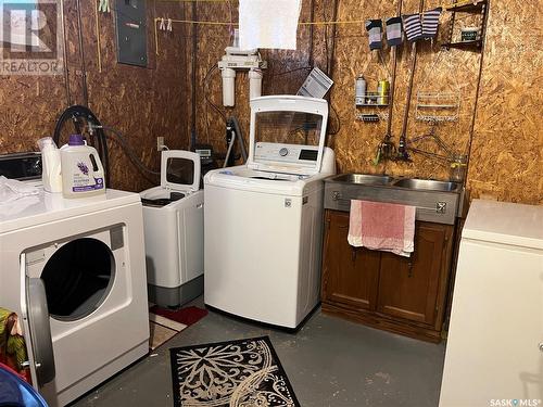 616 Maple Street, Esterhazy, SK - Indoor Photo Showing Laundry Room