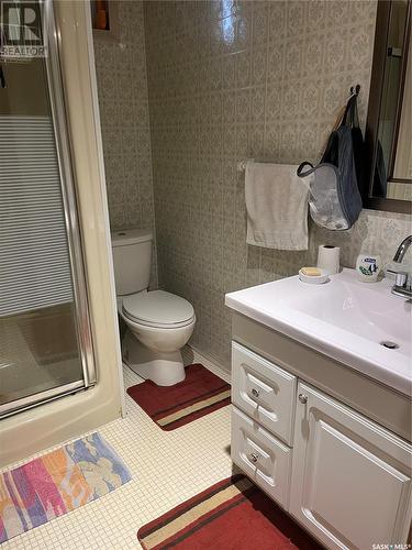 616 Maple Street, Esterhazy, SK - Indoor Photo Showing Bathroom