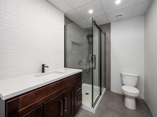 Bathroom - 42 Rue Des Alpes, Sainte-Brigitte-De-Laval, QC - Indoor Photo Showing Bathroom