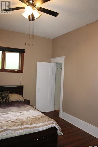 619 2Nd Street E, Shaunavon, SK - Indoor Photo Showing Bedroom