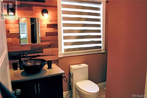 74 Mgr Lacroix Avenue, Edmundston, NB - Indoor Photo Showing Bathroom