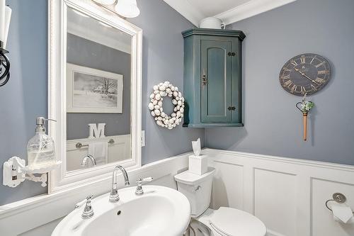 548 Campbellville Road, Flamborough, ON - Indoor Photo Showing Bathroom