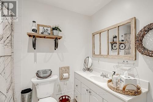 548 Campbellville Rd, Hamilton, ON - Indoor Photo Showing Bathroom
