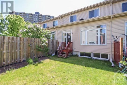 Private rear yard space. Home sides onto neighbouring unit. - 194 Lilibet Crescent, Ottawa, ON - Outdoor