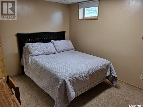 202 & 204 3Rd Avenue N, Flaxcombe, SK - Indoor Photo Showing Bedroom