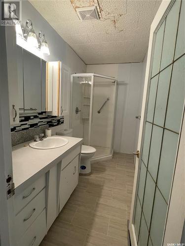 306 2Nd Street Ne, Ituna, SK - Indoor Photo Showing Bathroom