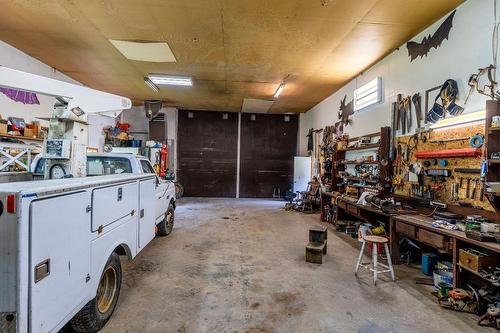 6542 Morrissey Road, Elk Valley, BC - Indoor Photo Showing Garage