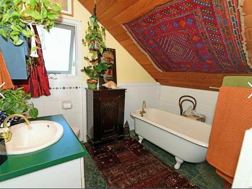 5292 Margaret St, Port Alberni, BC - Indoor Photo Showing Bathroom