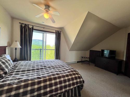 Master bedroom - 8-250 Rue Du Mont-Plaisant, Mont-Tremblant, QC - Indoor Photo Showing Bedroom