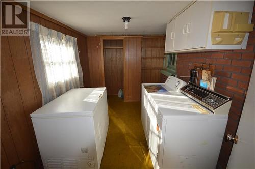 501 Moore Street, Renfrew, ON - Indoor Photo Showing Laundry Room
