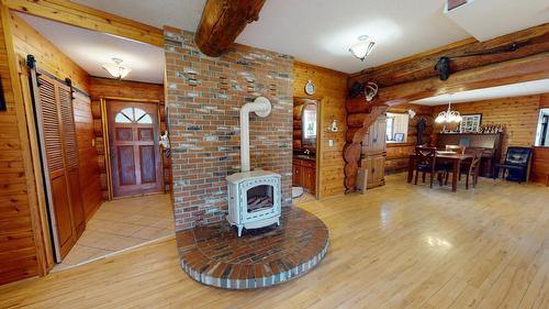 3549 Silver Spring Drive, Cranbrook, BC - Indoor With Fireplace