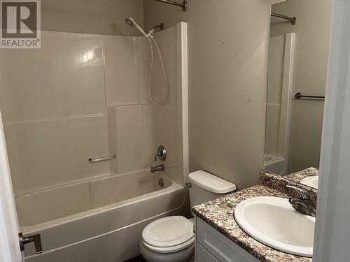 10923 105 Avenue, Fort St. John, BC - Indoor Photo Showing Bathroom