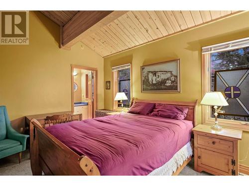 6395 Whiskey Jack Road, Big White, BC - Indoor Photo Showing Bedroom