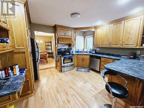 611 Colonel Otter Drive, Swift Current, SK - Indoor Photo Showing Kitchen