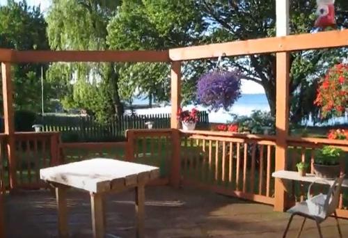 1475 Lakeshore Road, Selkirk, ON - Outdoor With Deck Patio Veranda