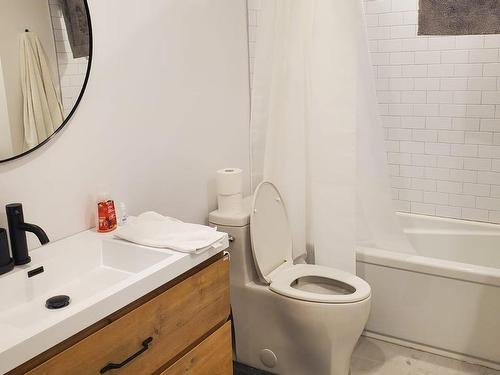 Bathroom - 4328 Rue Forester, Longueuil (Saint-Hubert), QC - Indoor Photo Showing Bathroom
