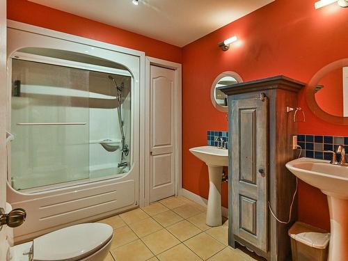 Bathroom - 215 Rue De La Canadienne, Sainte-Adèle, QC - Indoor Photo Showing Bathroom