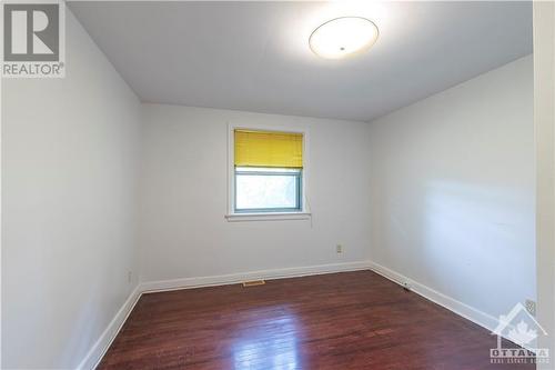 223 Roger Road, Ottawa, ON - Indoor Photo Showing Other Room