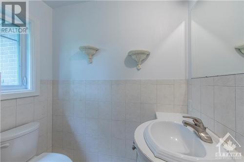 223 Roger Road, Ottawa, ON - Indoor Photo Showing Bathroom