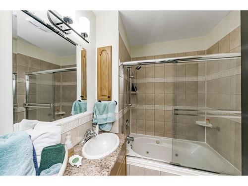 328 Fourth Street, New Westminster, BC - Indoor Photo Showing Bathroom
