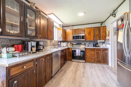 6135 Highway 43, Sparwood, BC - Indoor Photo Showing Kitchen