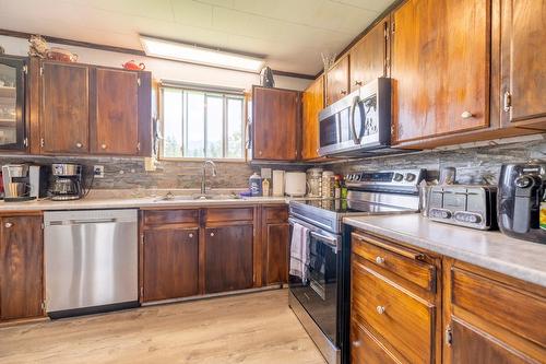 6135 Highway 43, Sparwood, BC - Indoor Photo Showing Kitchen With Double Sink