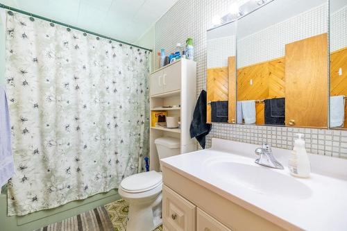 6135 Highway 43, Sparwood, BC - Indoor Photo Showing Bathroom