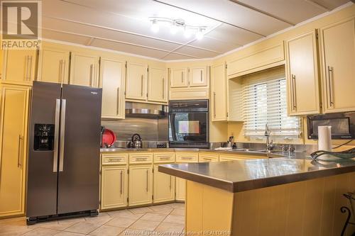 49 Talbot Road West, Wheatley, ON - Indoor Photo Showing Kitchen