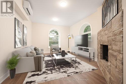 1614 Ridge Road E, Oro-Medonte, ON - Indoor Photo Showing Living Room