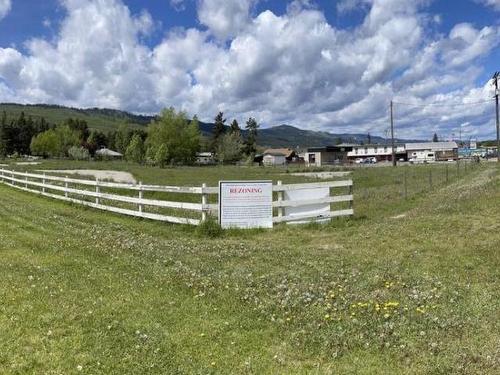 4329 Yellowhead Highway, Barriere, BC 