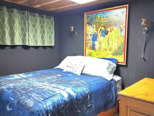 Bedroom - 1864 Ch. Lakeshore, Saint-Georges-De-Clarenceville, QC - Indoor Photo Showing Bedroom