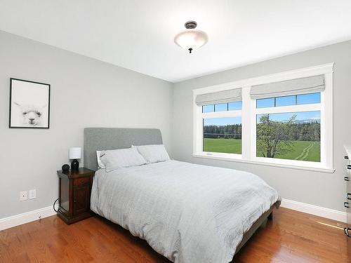 2495 Graham Rd, Courtenay, BC - Indoor Photo Showing Bedroom