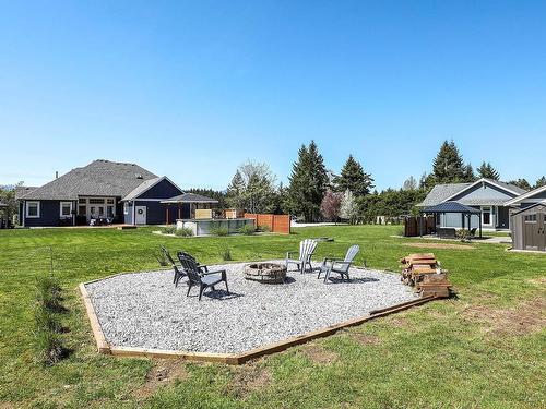 2495 Graham Rd, Courtenay, BC - Outdoor With Backyard