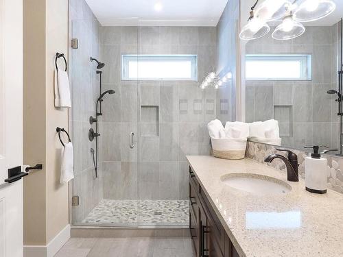 2495 Graham Rd, Courtenay, BC - Indoor Photo Showing Bathroom