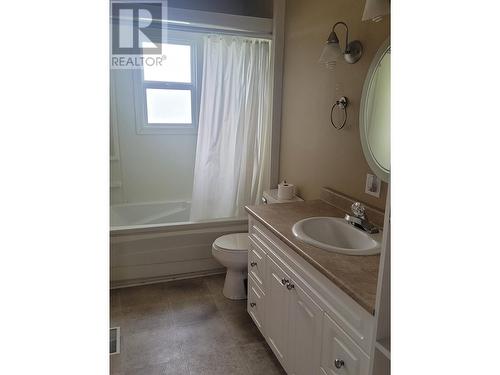 34 Blackwater Crescent, Mackenzie, BC - Indoor Photo Showing Bathroom