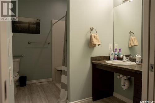 678 Lehrer Crescent, Saskatoon, SK - Indoor Photo Showing Bathroom
