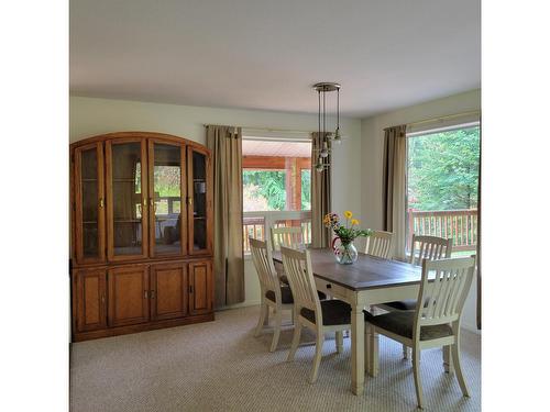 436 Bayview Road, Nakusp, BC - Indoor Photo Showing Dining Room